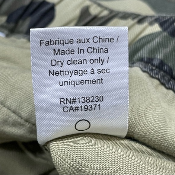 NWT Pam & Gela Camo Cargo Pants with Belt Size S Multicolor - Picture 11 of 13